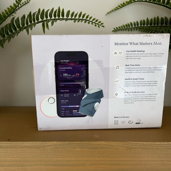 Owlet - Dream Sock Smart Wearable Baby Monitor with Live Heart Rate & Oxygen - Picture 3 of 3